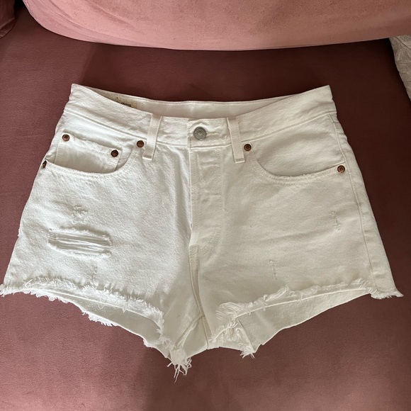 Aritzia Levi’s 501 Shorts - Picture 3 of 4